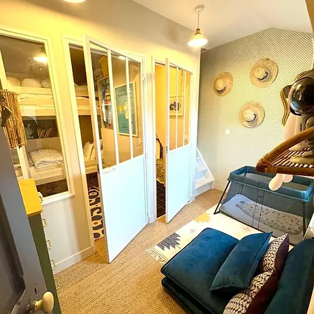 Notre Petite Maison A La *