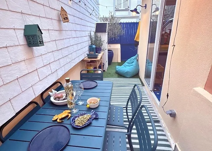 Notre Petite Maison A La * 滨海图维列