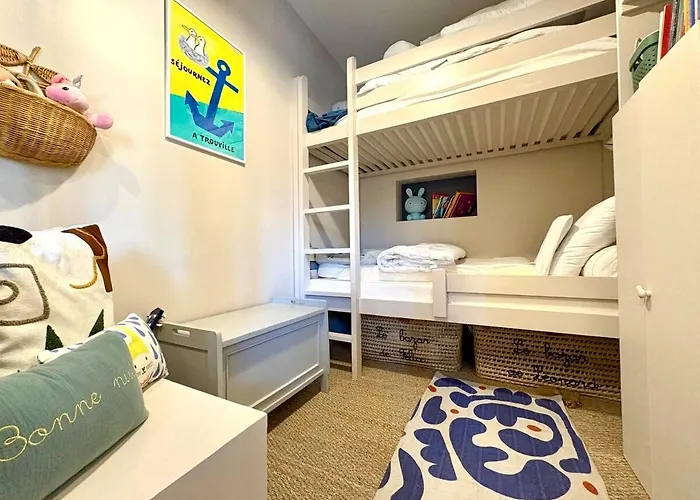 Notre Petite Maison A La * 滨海图维列